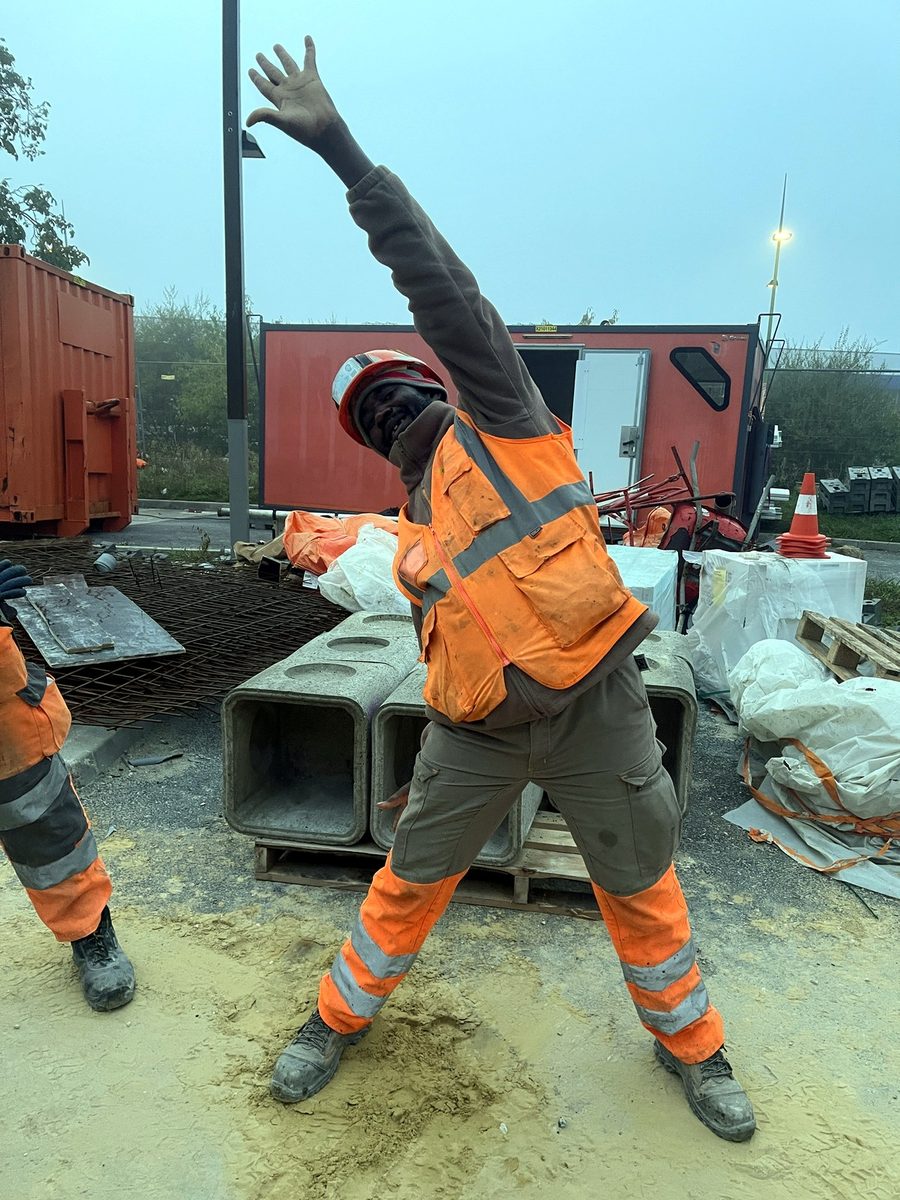 Échauffement de prévention des TMS sur chantier BTP, Human to Hero